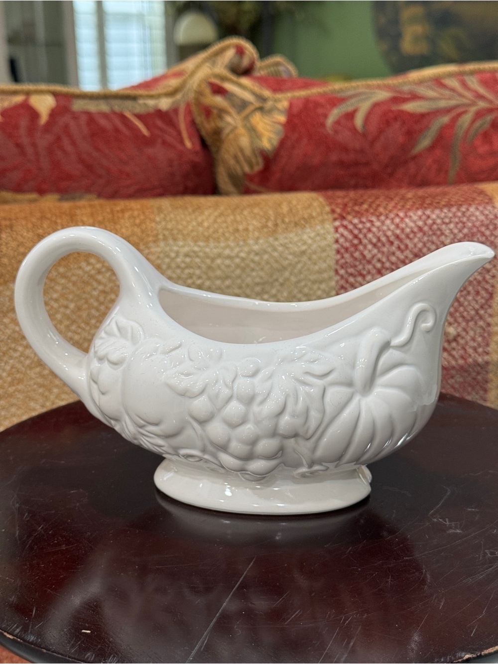 White Embossed Ceramic Sauce Boat with Handle